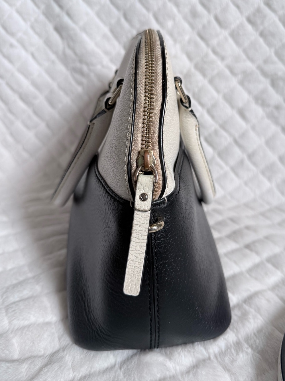 Classic Kate Spade Two-Tone Black and White Grove Street Carli Bag - Picture 6 of 12